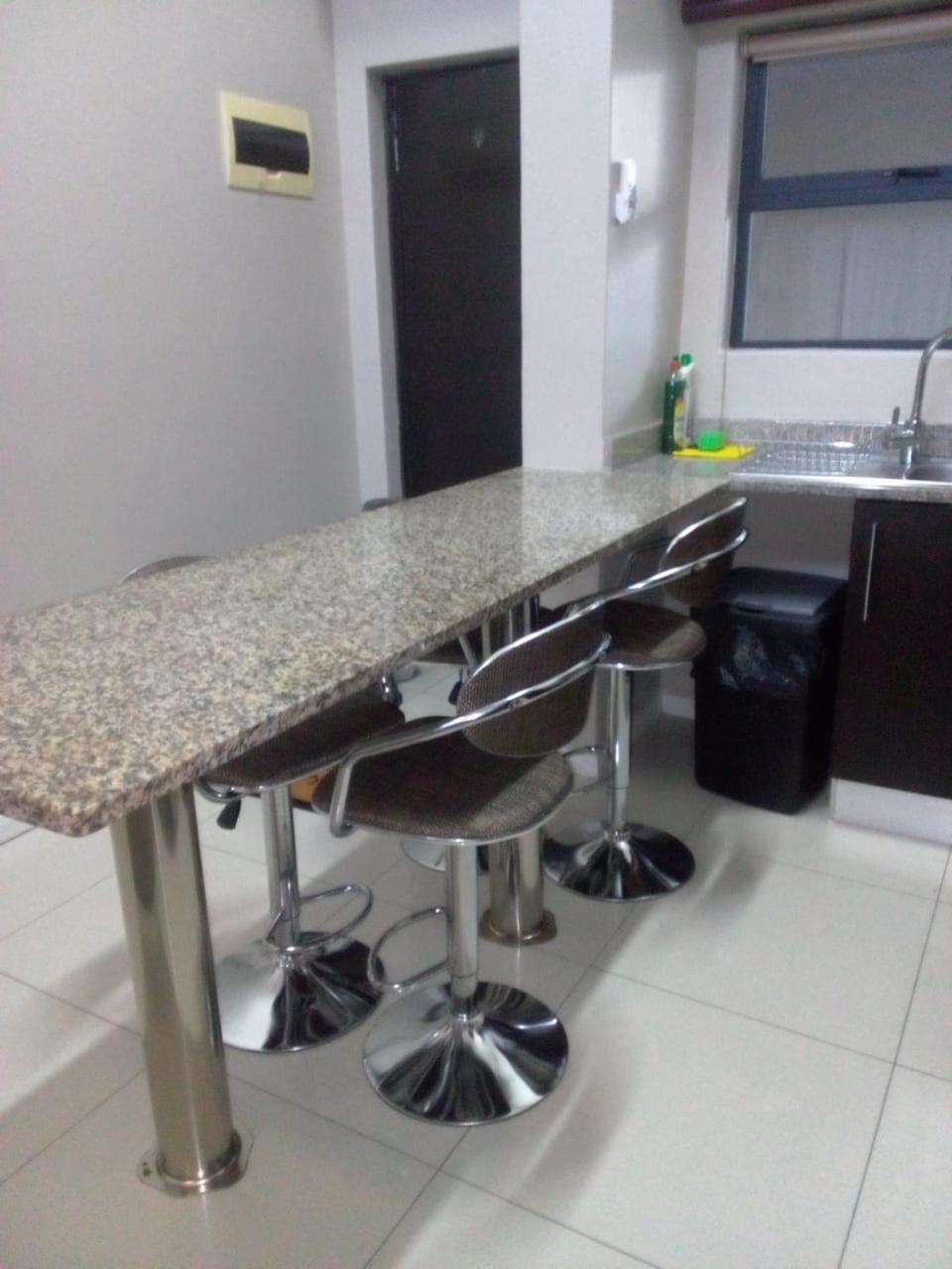 Urbanparkezstay A024 Apartamento Durban